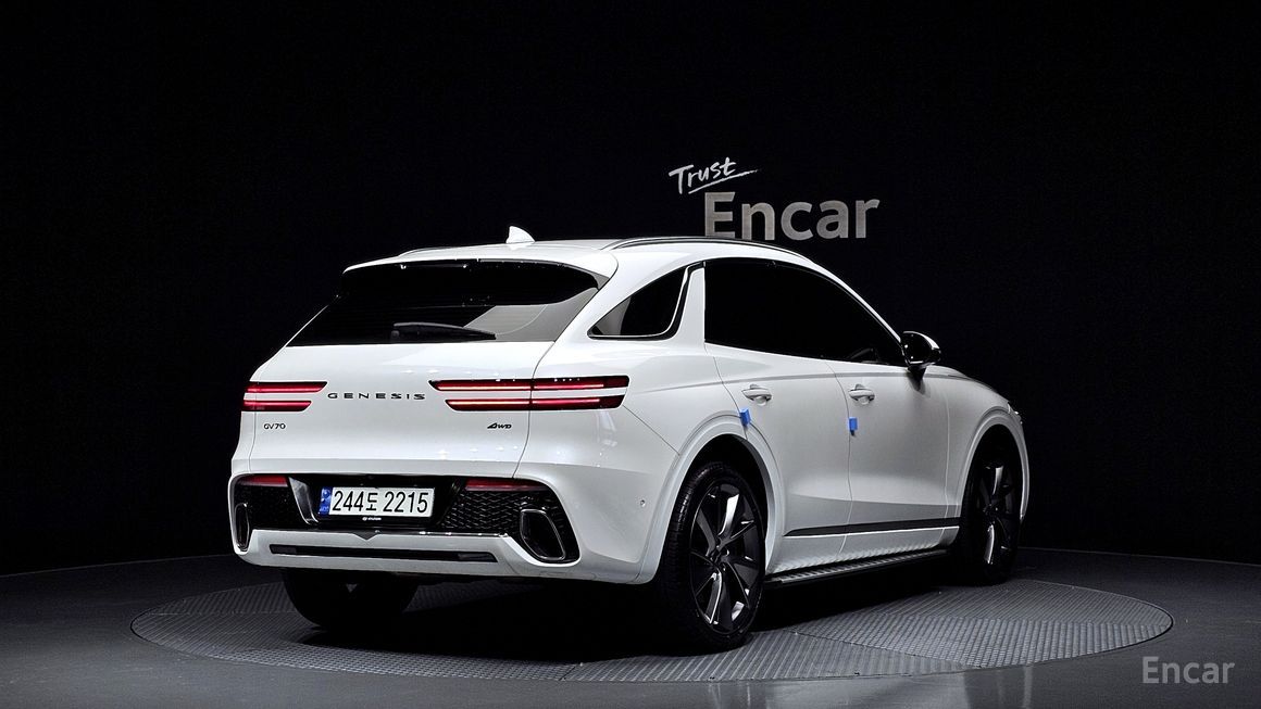 Genesis GV70 - фото 1