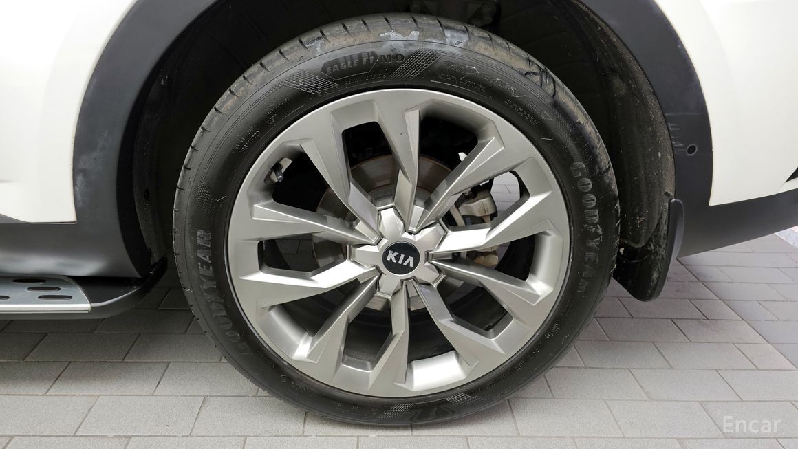 Kia Sorento - фото 4