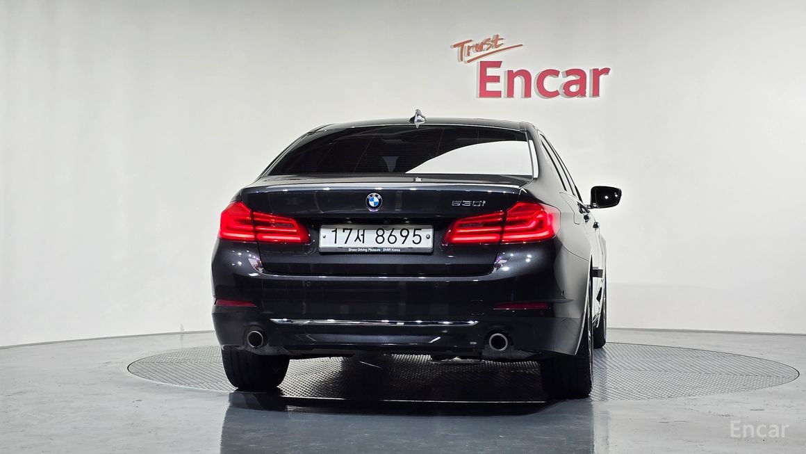 BMW 5 Series - фото 3