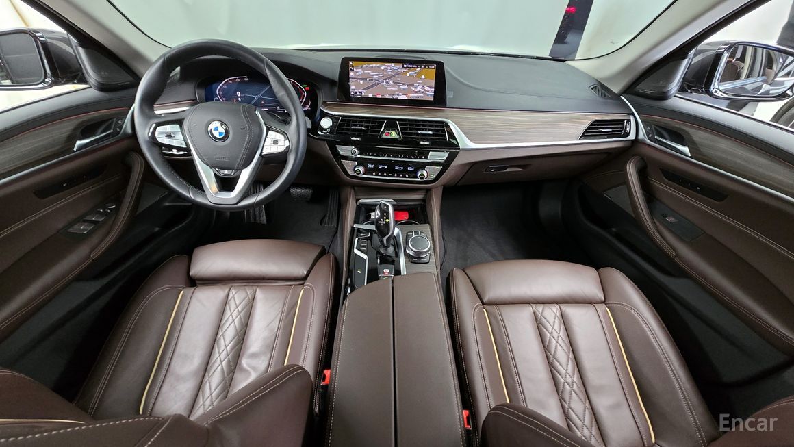 BMW 5 Series - фото 6