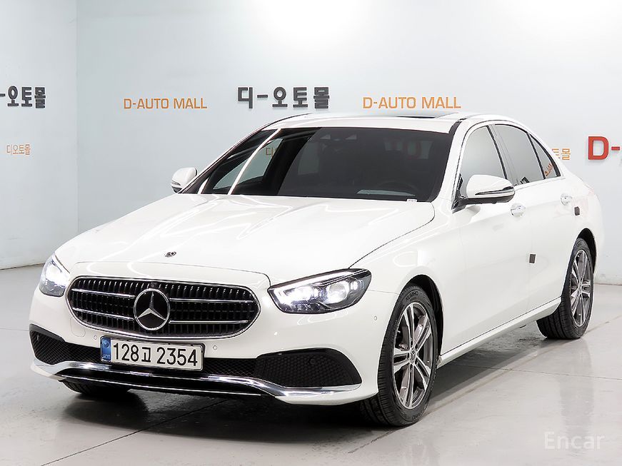 Mercedes-Benz E-Class - фото 0