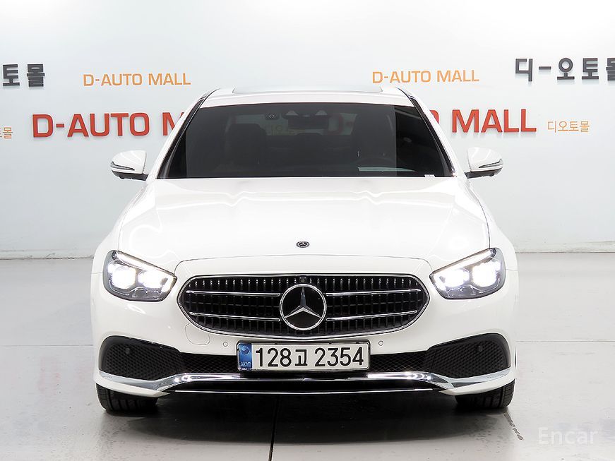 Mercedes-Benz E-Class - фото 1