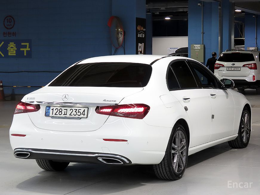 Mercedes-Benz E-Class - фото 3