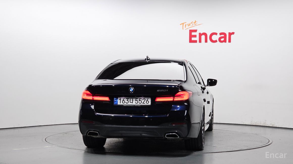 BMW 5 Series - фото 3