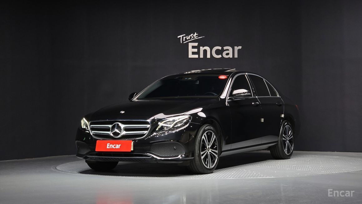 Mercedes-Benz E-Class - фото 0
