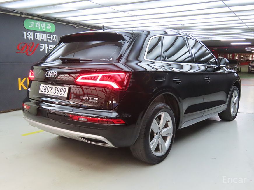 Audi Q5 - фото 3