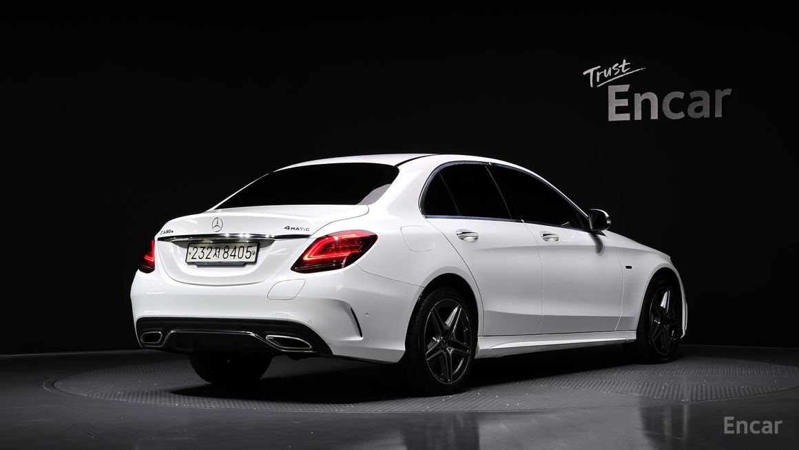 Mercedes-Benz C-Class - фото 1