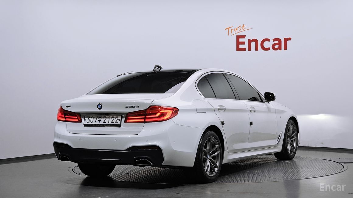 BMW 5 Series - фото 1