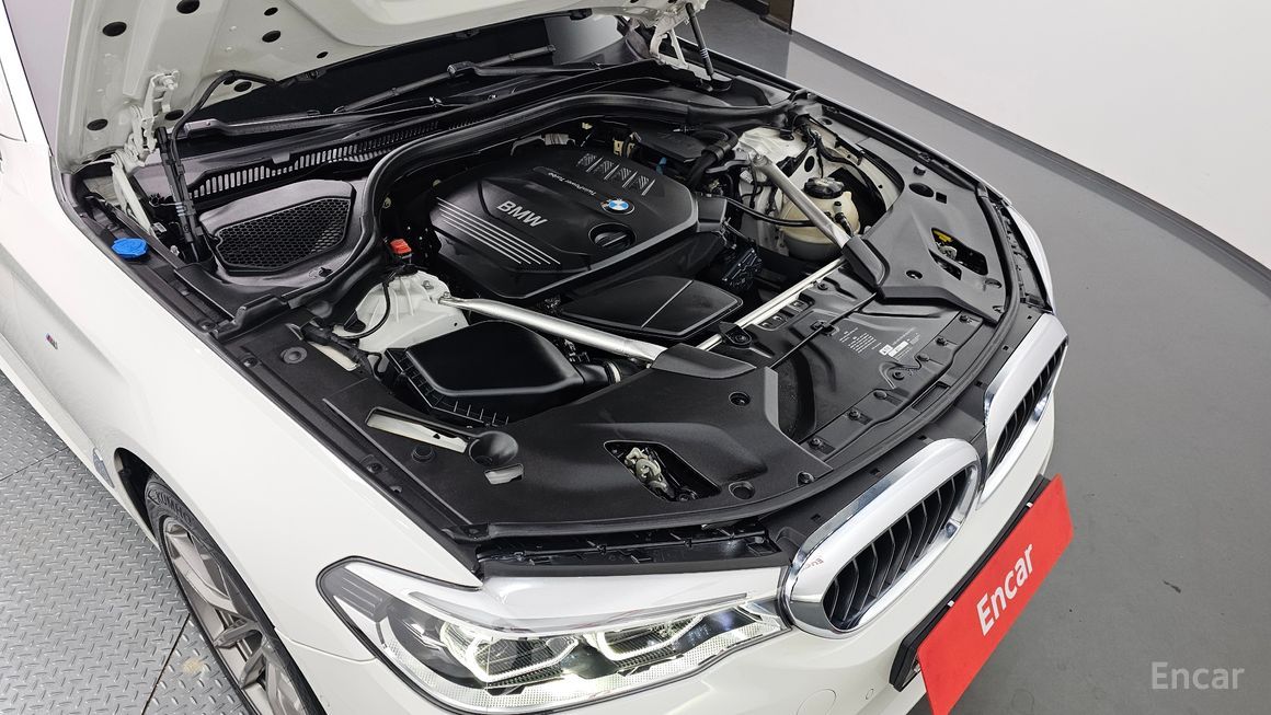 BMW 5 Series - фото 5