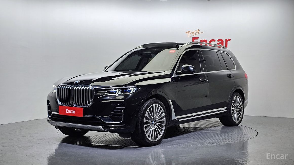 BMW X7 - фото 0