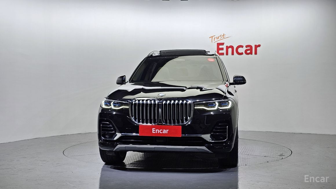 BMW X7 - фото 2