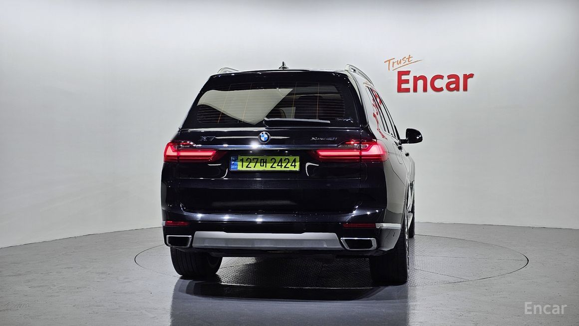BMW X7 - фото 3