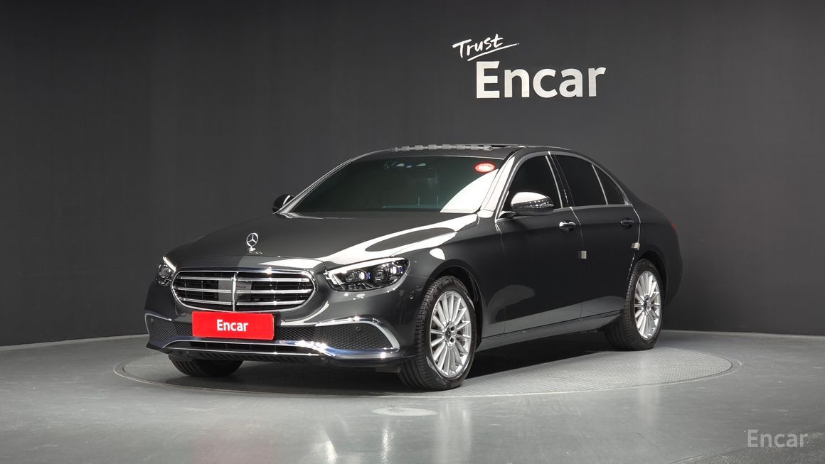 Mercedes-Benz E-Class - фото 0