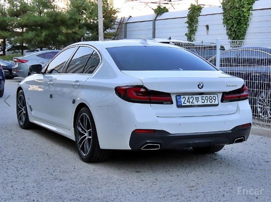 BMW 5 Series - фото 2