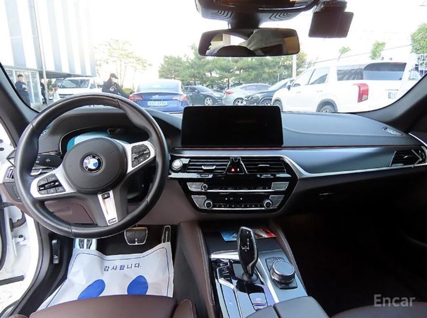 BMW 5 Series - фото 6
