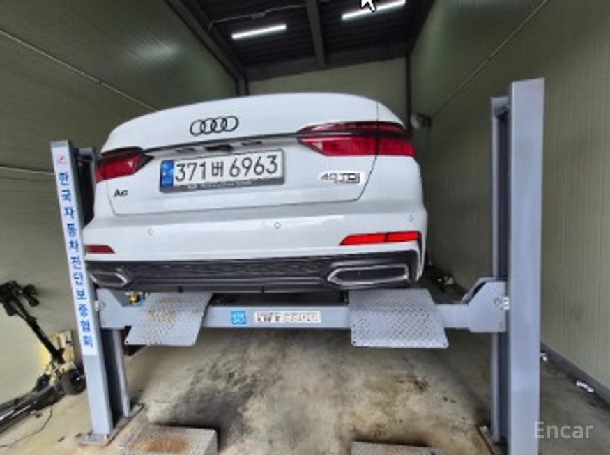 Audi A6 - фото 1