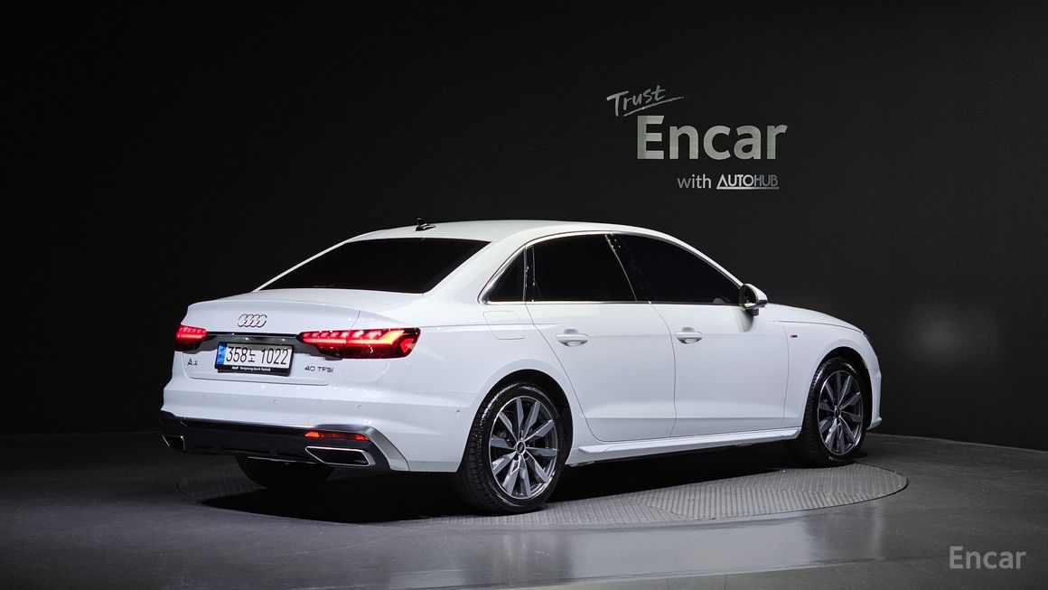 Audi A4 - фото 1