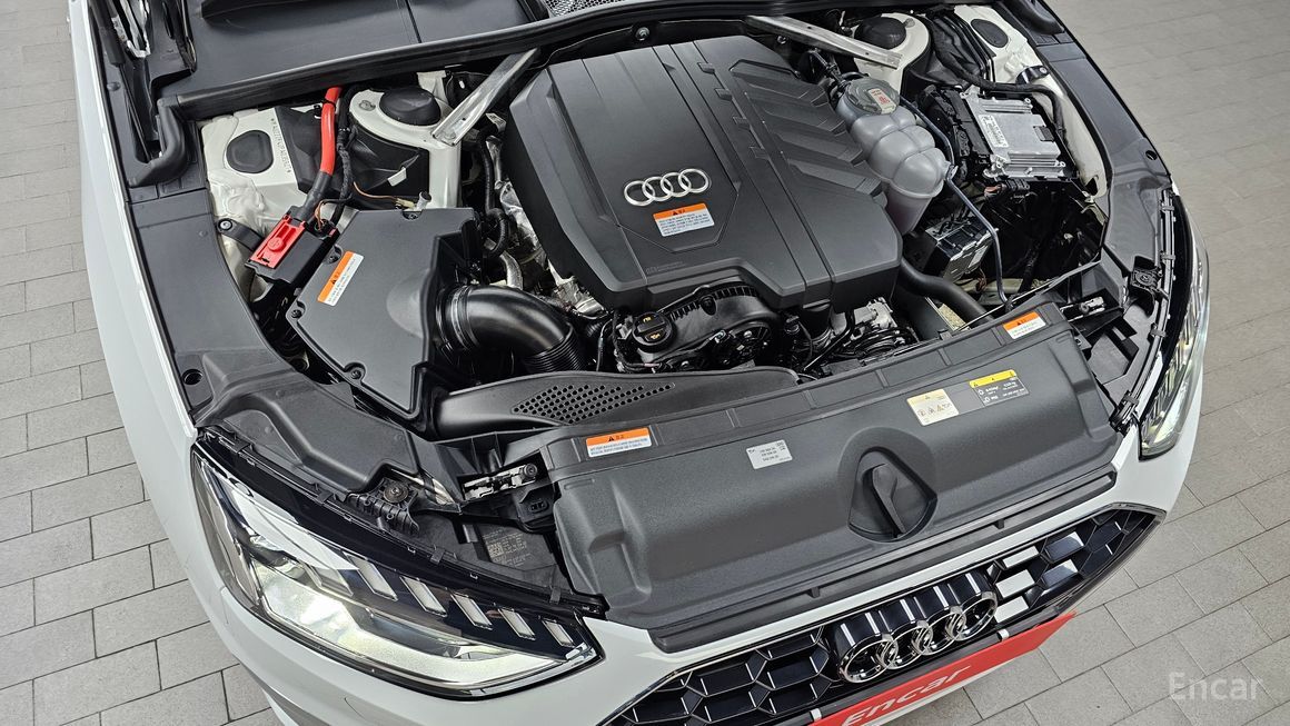 Audi A4 - фото 5