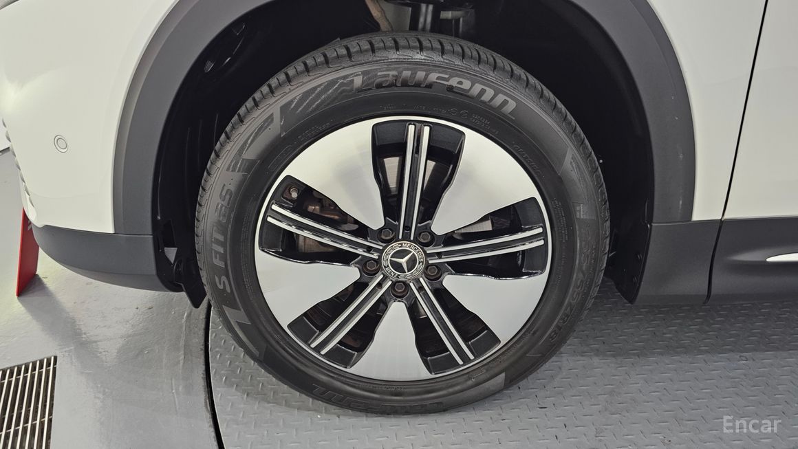 Mercedes-Benz EQB - фото 4