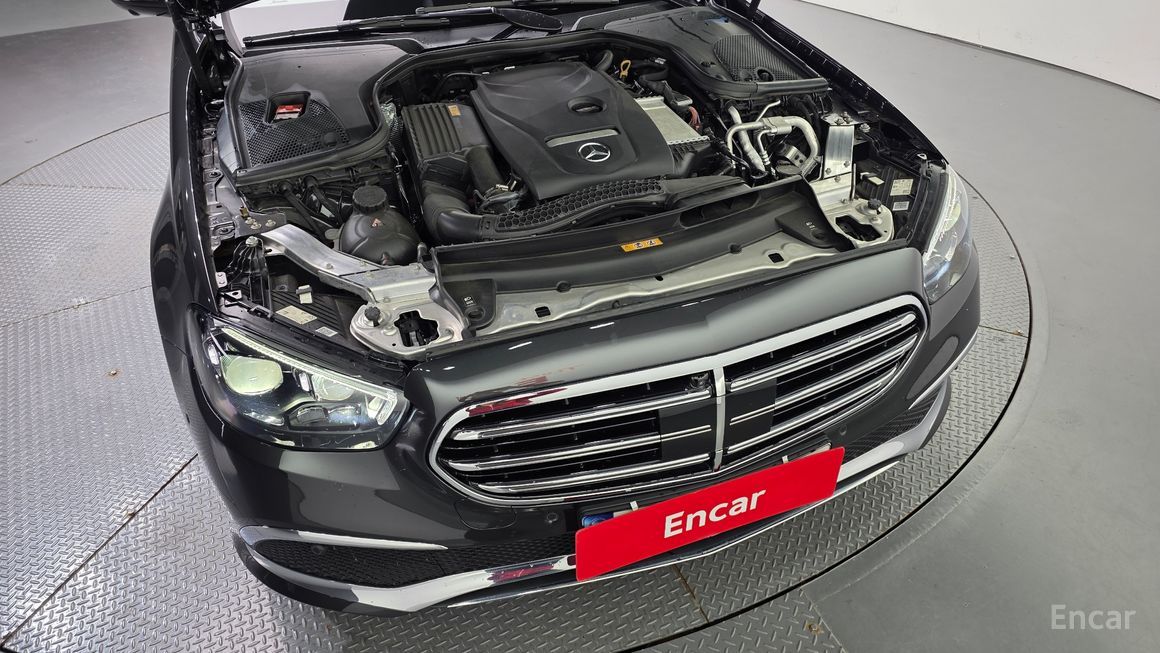 Mercedes-Benz E-Class - фото 5