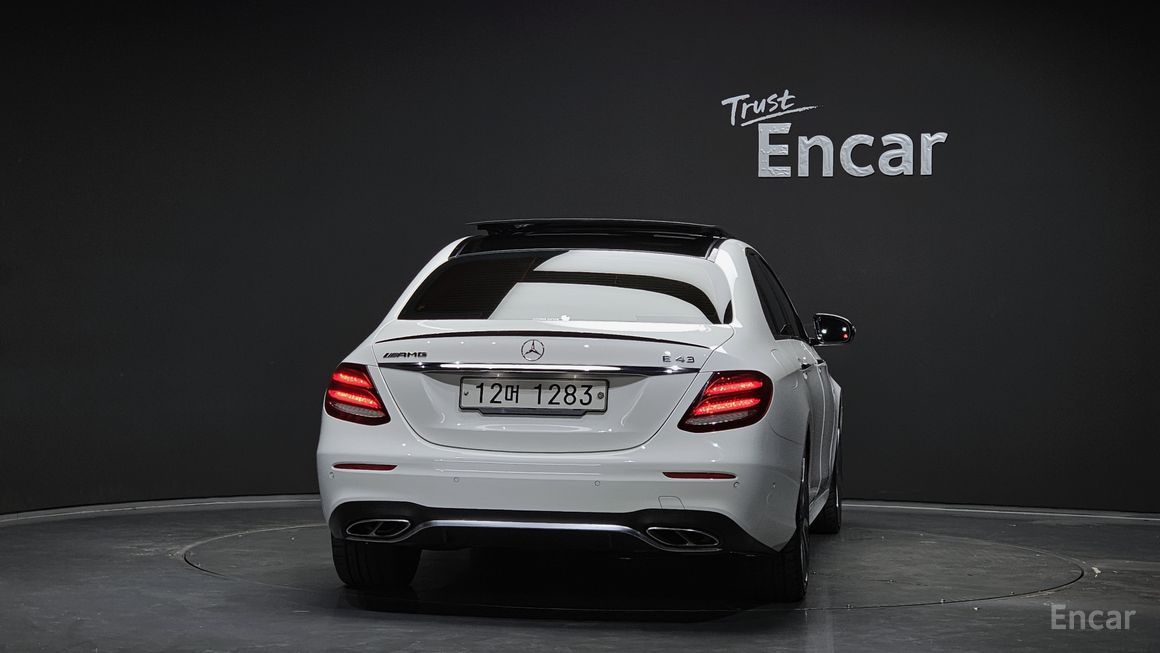 Mercedes-Benz E-Class - фото 3