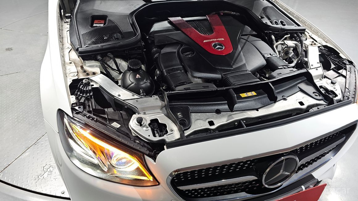 Mercedes-Benz E-Class - фото 5