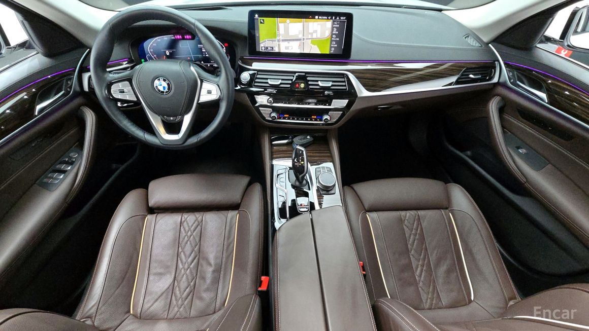 BMW 5 Series - фото 6