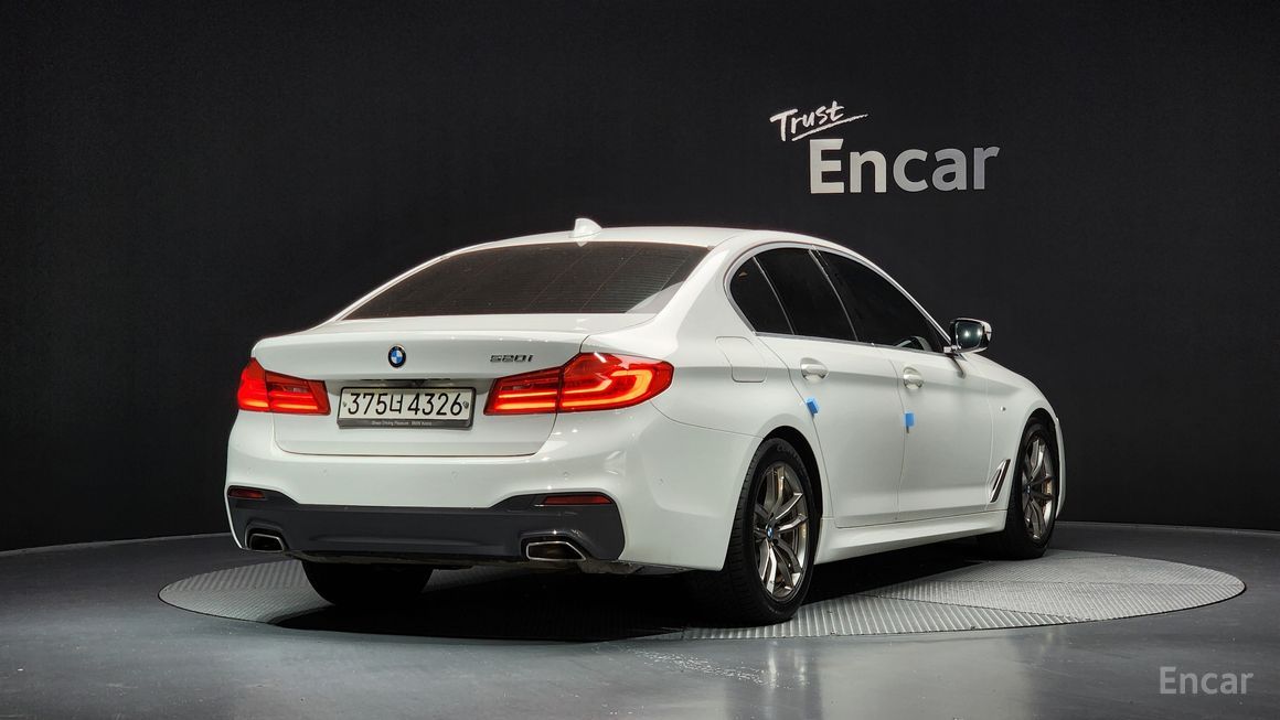 BMW 5 Series - фото 1