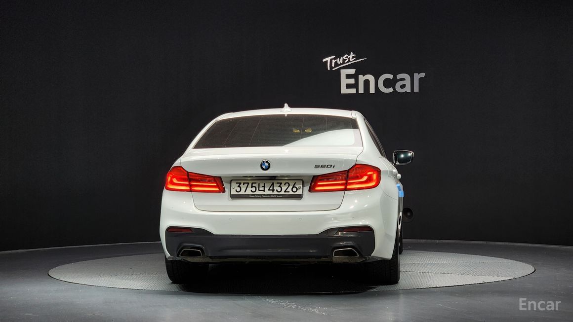 BMW 5 Series - фото 3