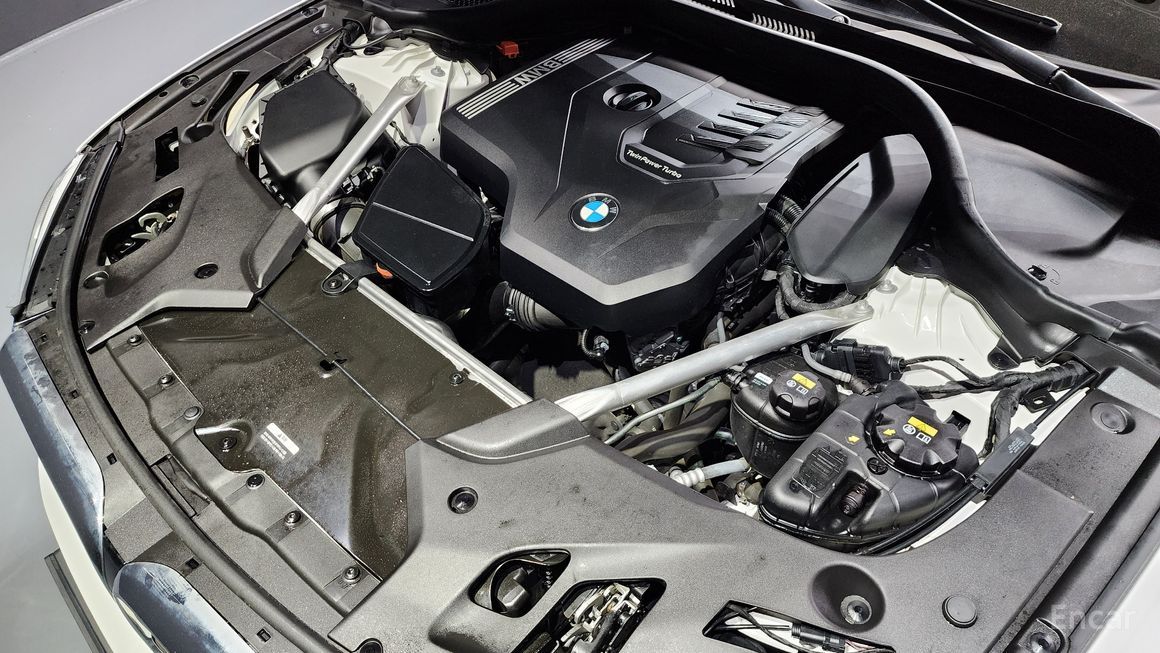 BMW 5 Series - фото 5