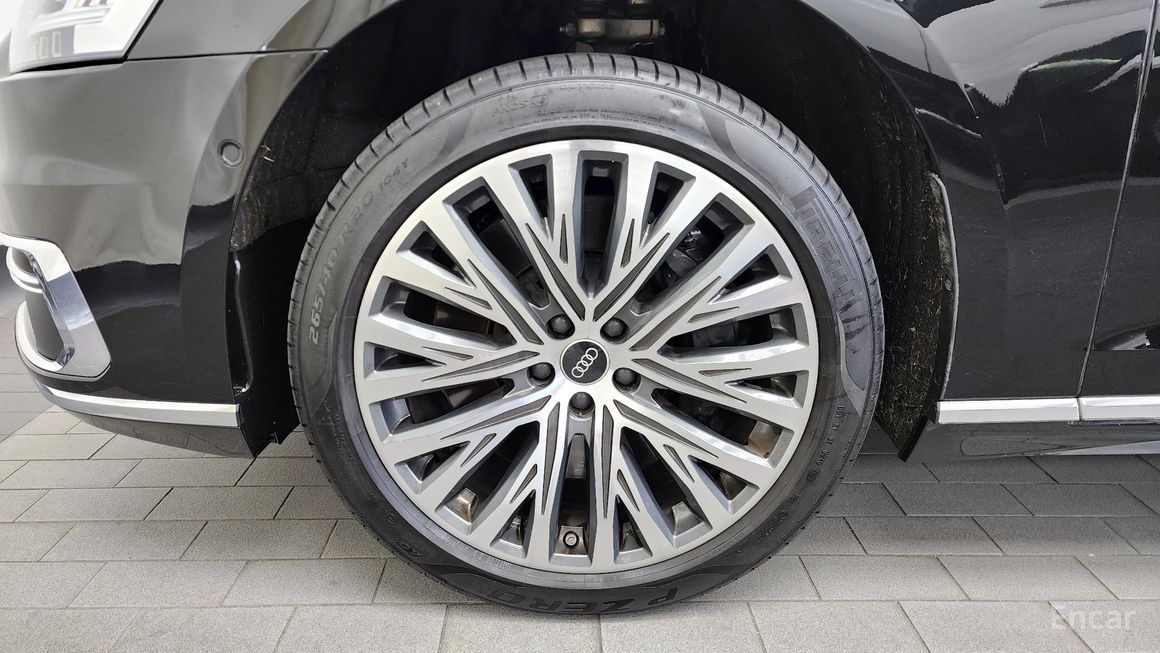 Audi A8 - фото 4