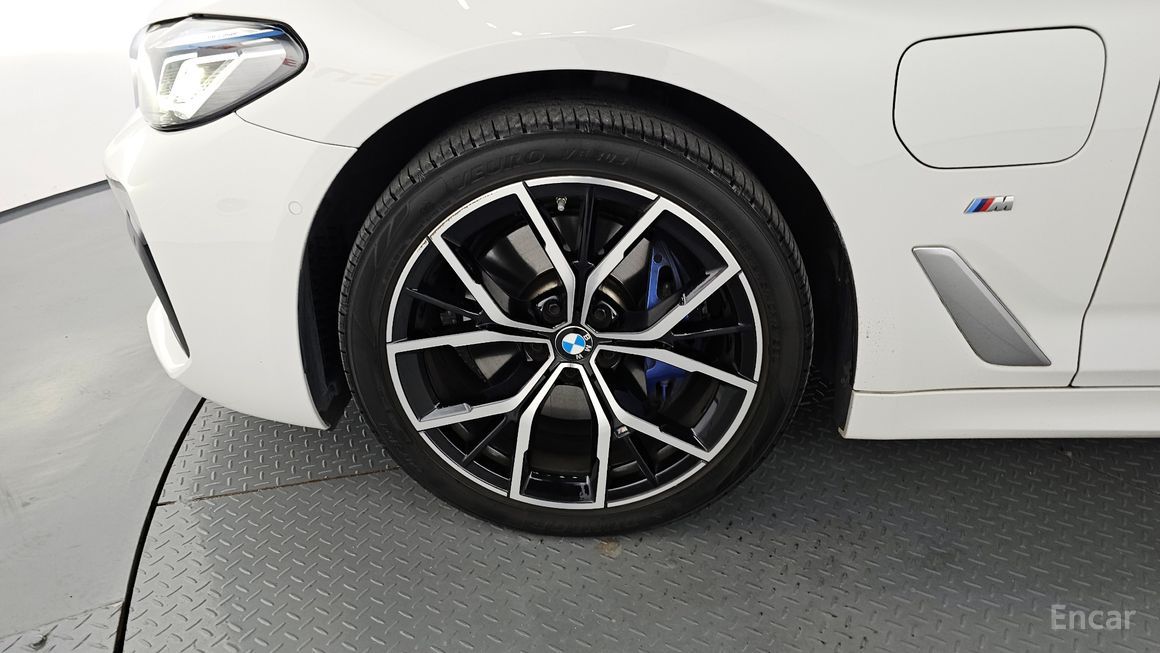 BMW 5 Series - фото 4