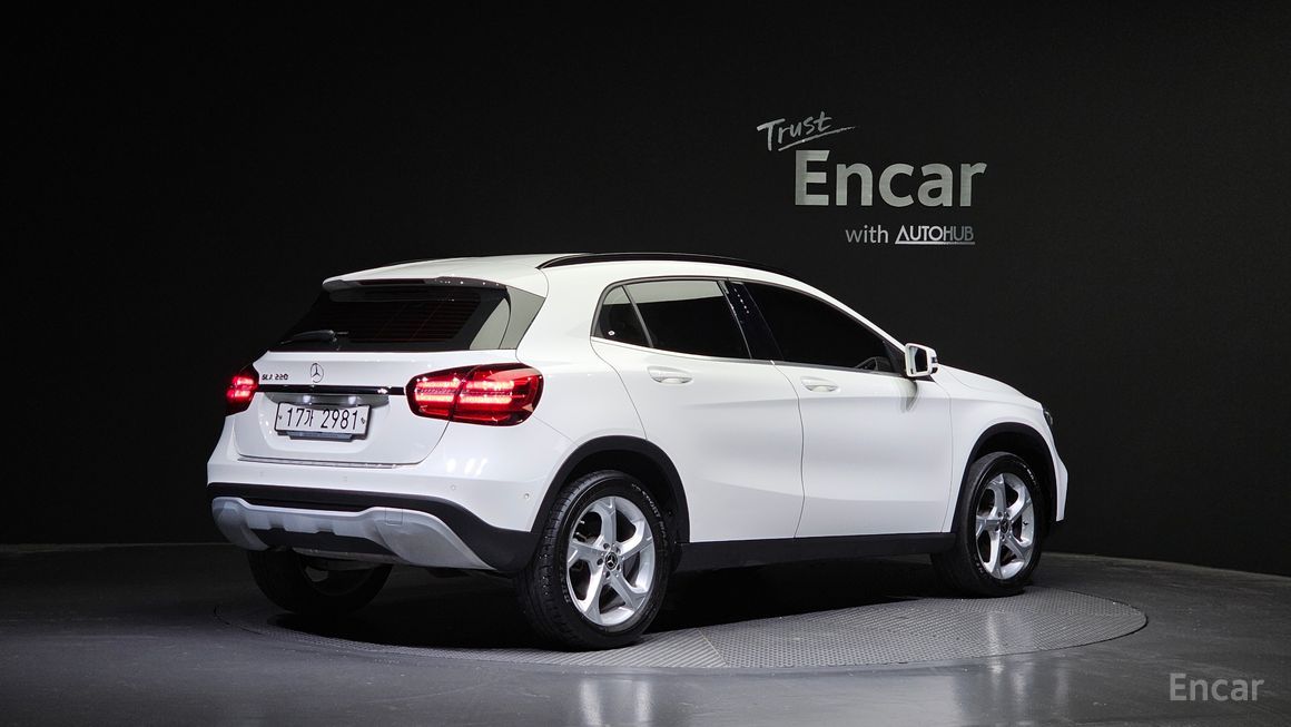 Mercedes-Benz GLA-Class - фото 1