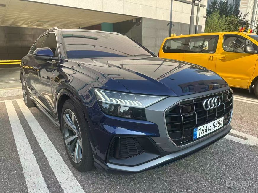 Audi Q8 - фото 0