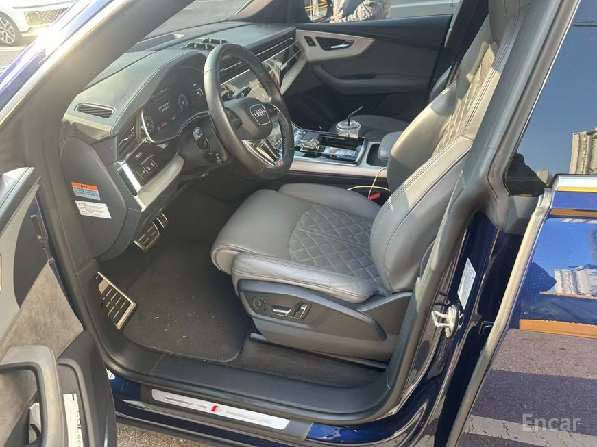 Audi Q8 - фото 5