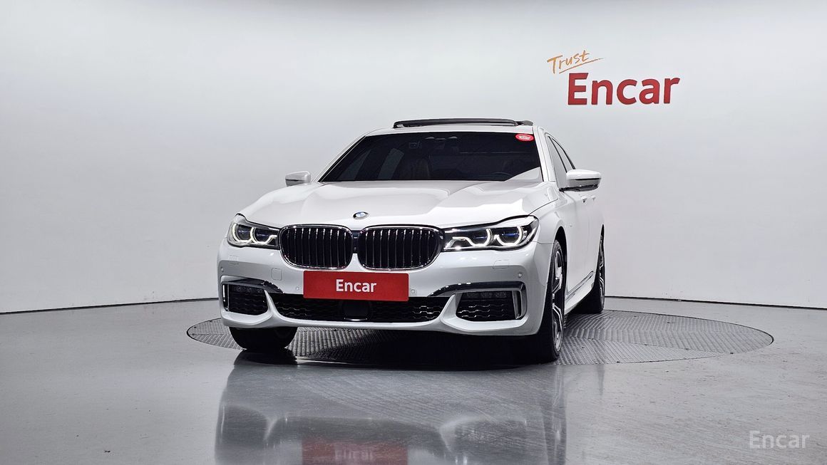 BMW 7 Series - фото 2