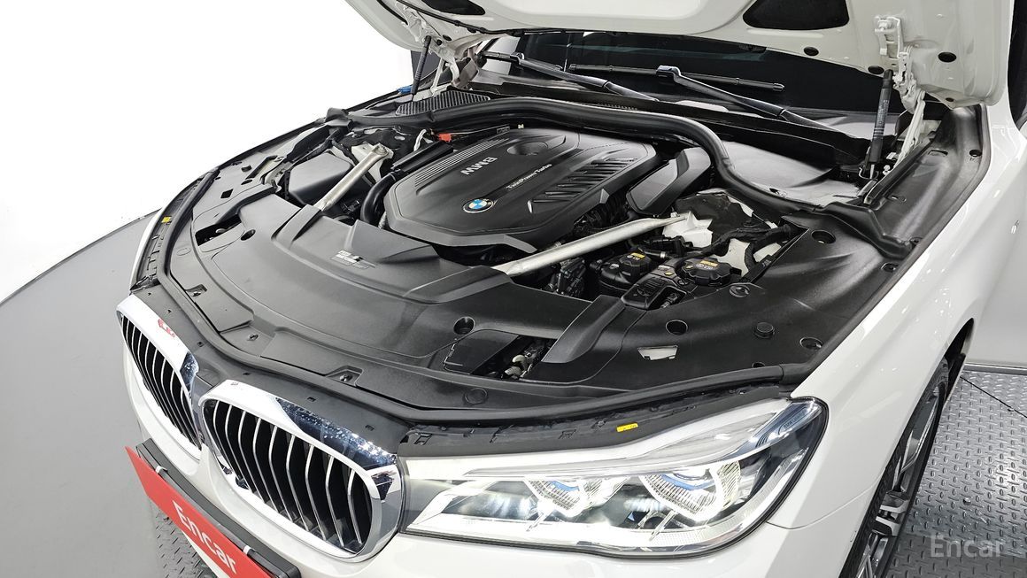 BMW 7 Series - фото 5