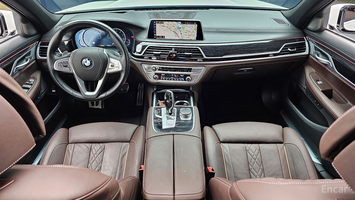 BMW 7 Series - фото 6