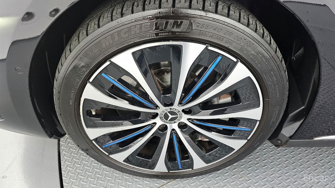 Mercedes-Benz EQE - фото 4