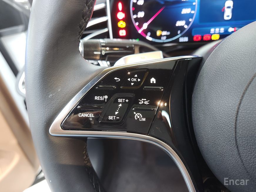 Mercedes-Benz E-Class - фото 4