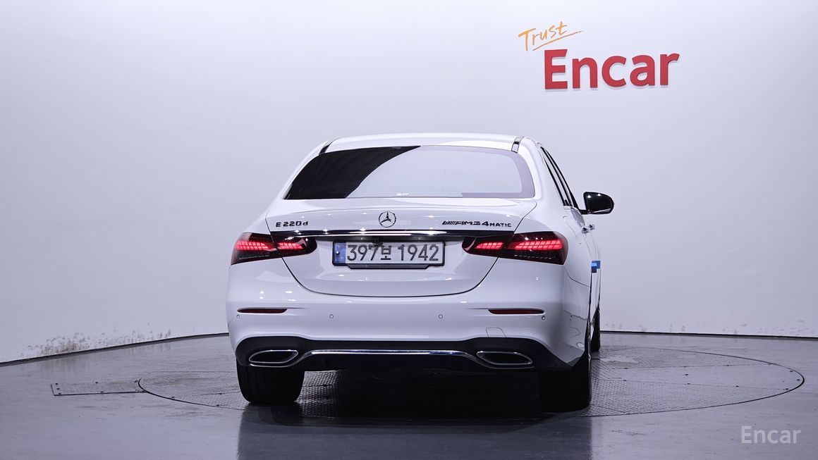 Mercedes-Benz E-Class - фото 3