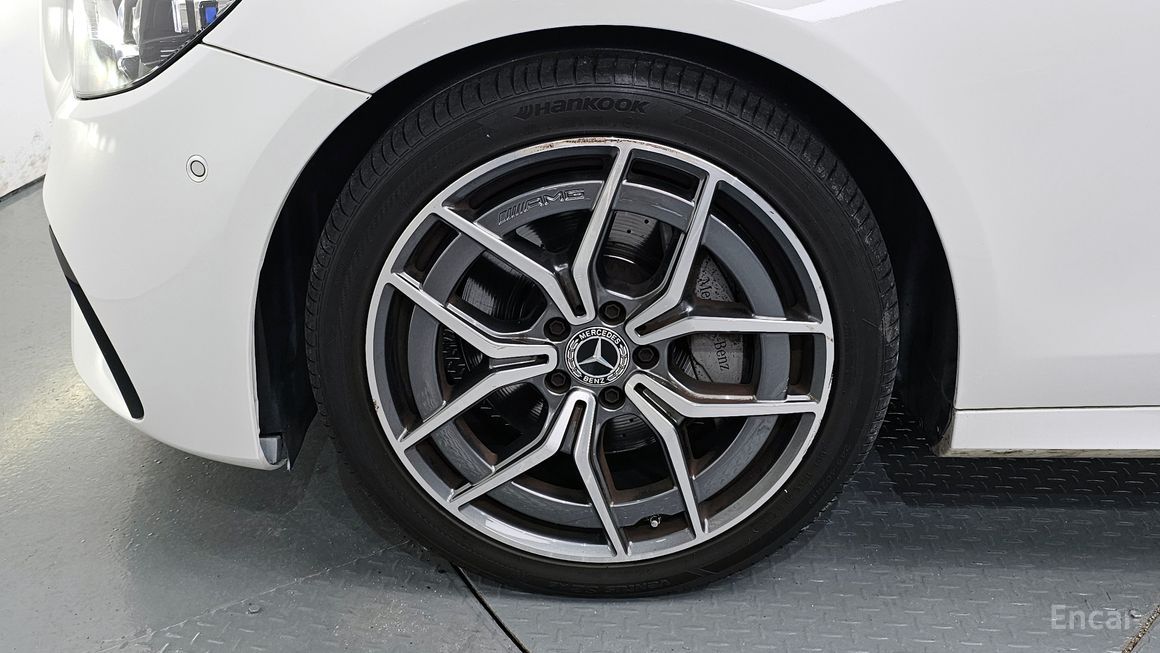 Mercedes-Benz E-Class - фото 4