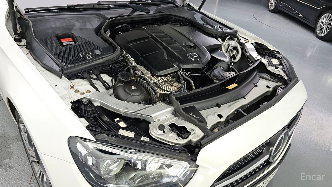 Mercedes-Benz E-Class - фото 5