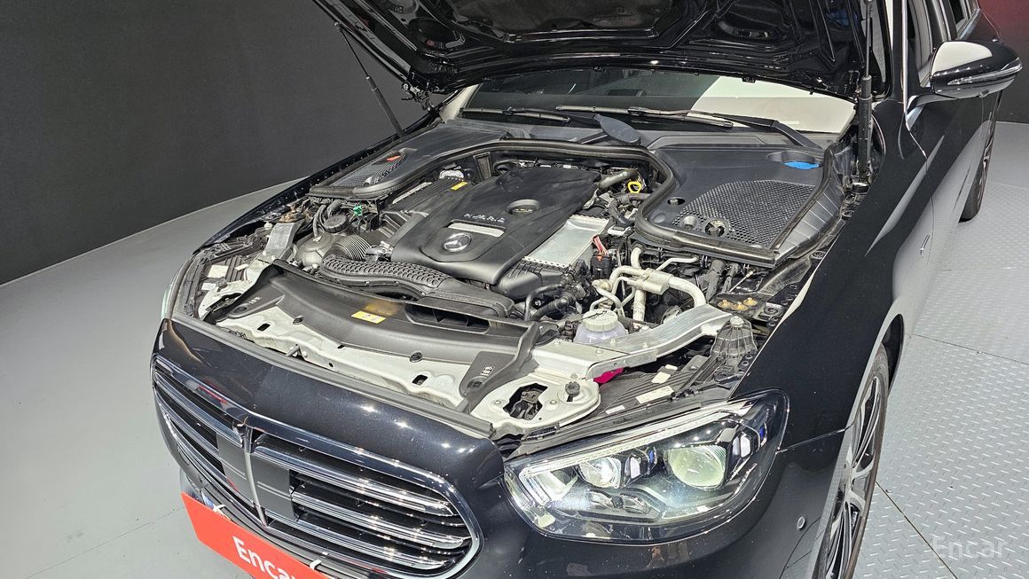 Mercedes-Benz E-Class - фото 5