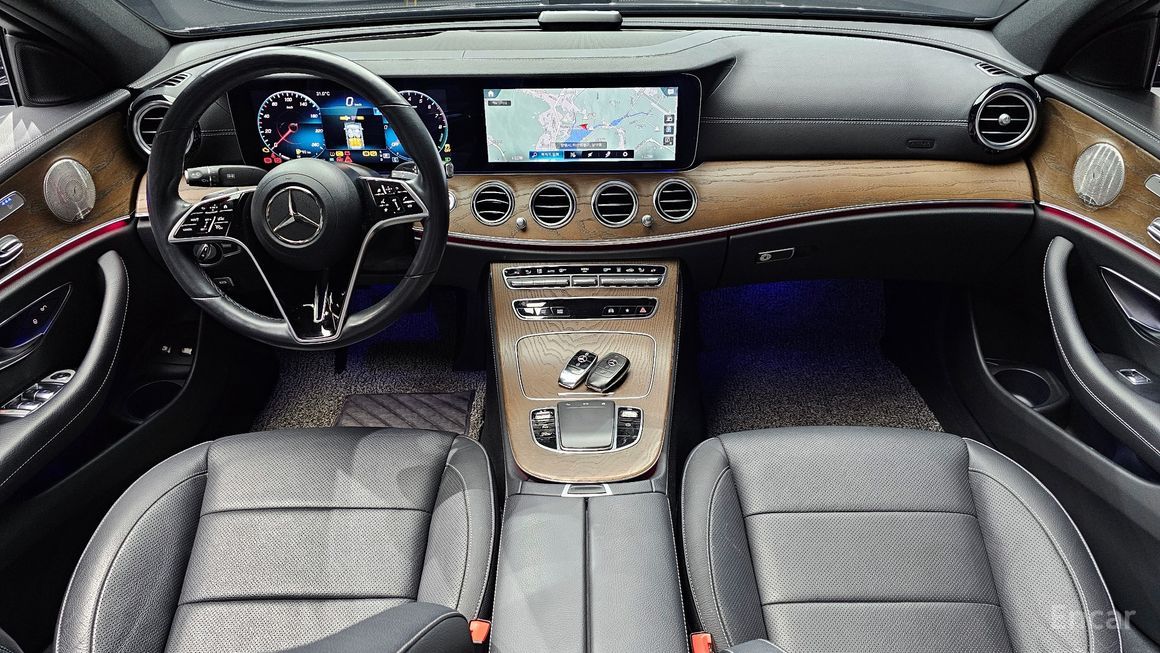 Mercedes-Benz E-Class - фото 6