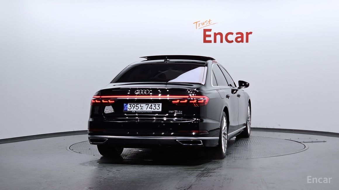 Audi A8 - фото 3