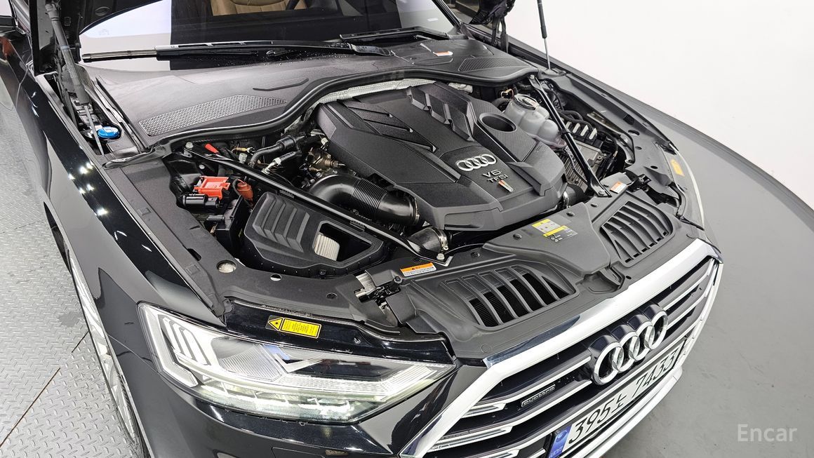 Audi A8 - фото 5