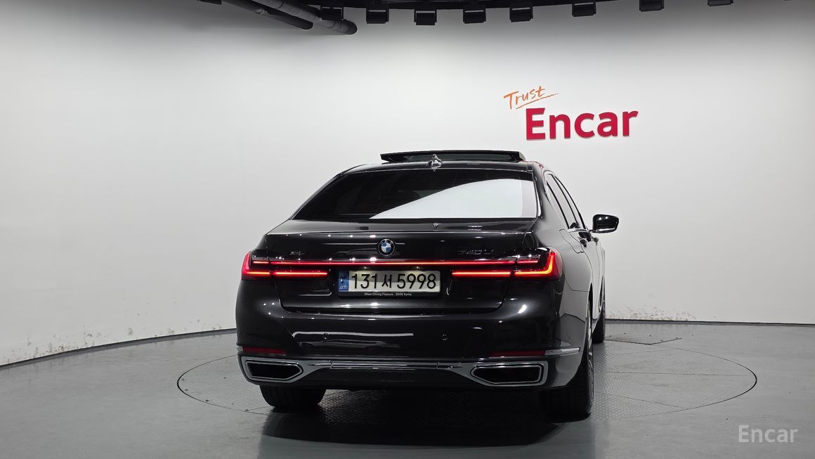 BMW 7 Series - фото 3