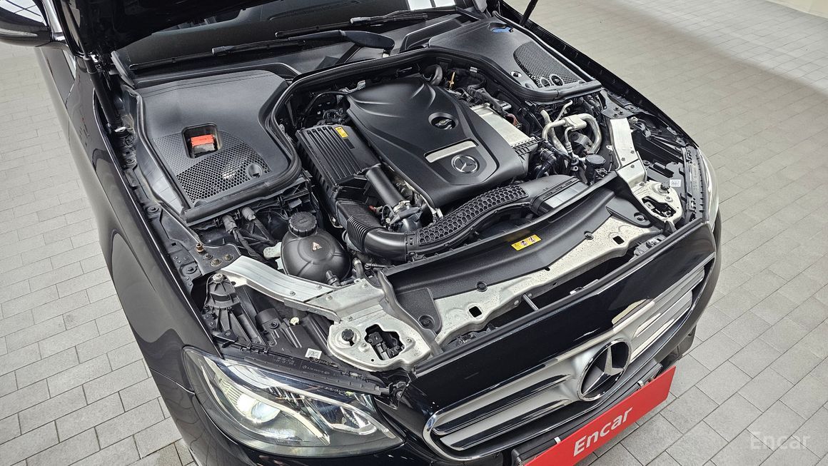 Mercedes-Benz E-Class - фото 5