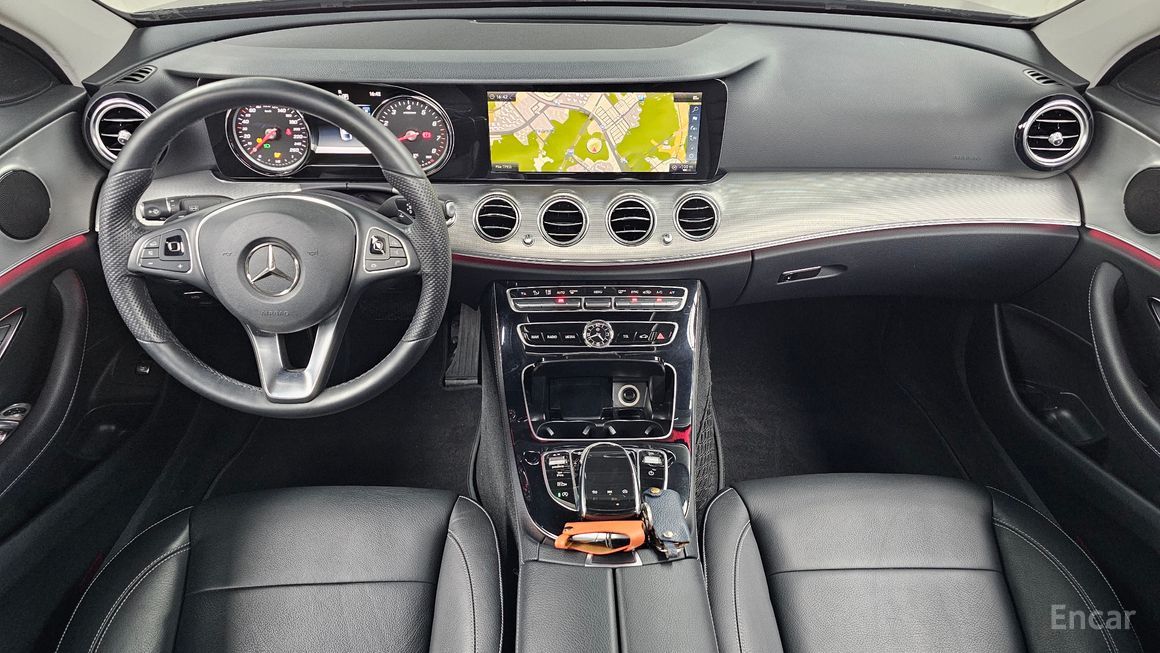 Mercedes-Benz E-Class - фото 6
